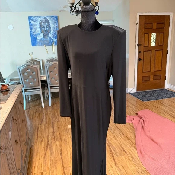 Zhivago Black Maxi Dress with Gold Zipper is available for purchase on au  PAY Market - Imported Goods Online Store Co.Ltd. | au PAY Market - Online  Shopping Site